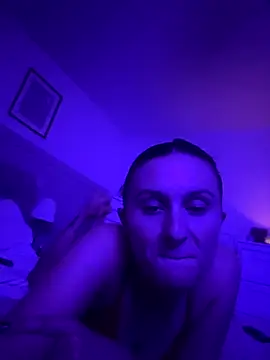 EmLovesxx online show from 11-11-25, 10:54