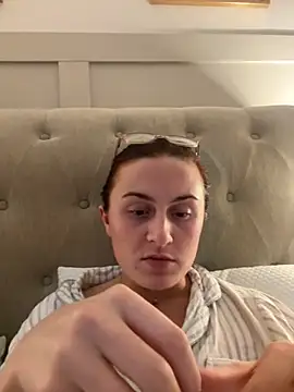 Snapshot of EmLovesxx chatting on 11-17-25, 09:31 EmLovesxx online show from 11-17-25, 09:31