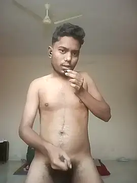 Snapshot of marathicpl25 chatting on 12-17-25, 02:17 marathicpl25 online show from 12-17-25, 02:17