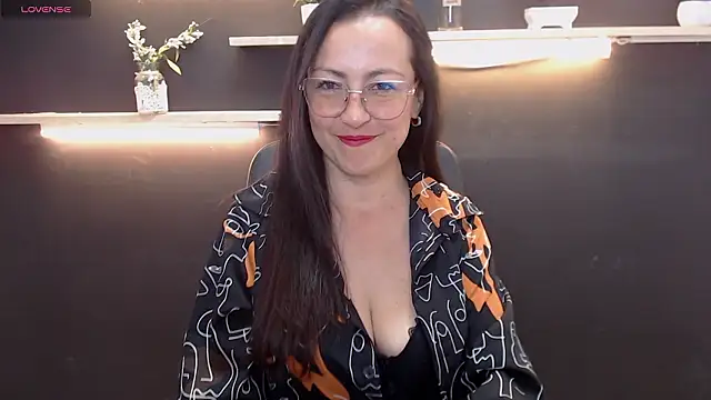 Lauryn Jones online show from 03-05-26, 06:04