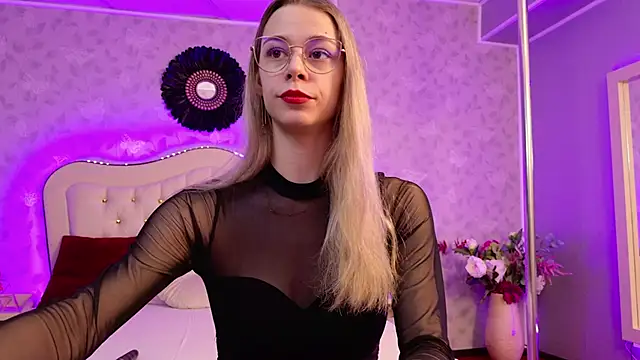 Snapshot of GracieCute chatting on 06-20-26, 03:31 GracieCute online show from 06-20-26, 03:31