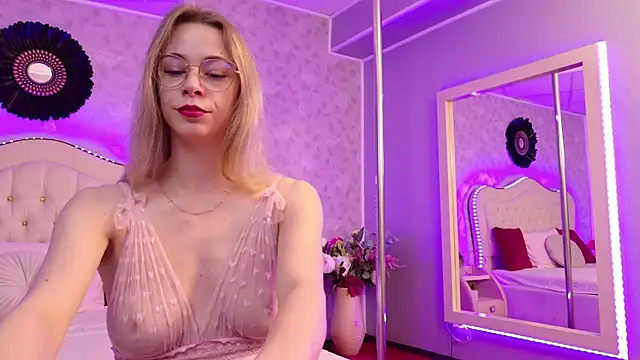 Snapshot of GracieCute chatting on 06-24-26, 03:16 GracieCute online show from 06-24-26, 03:16