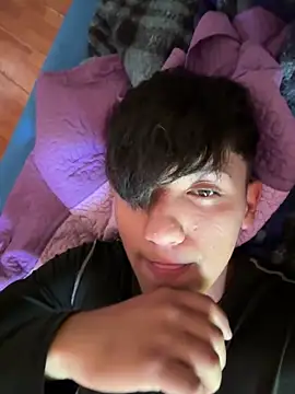 Snapshot of Elpichulotote20 chatting on 11-29-25, 08:45 Elpichulotote20 online show from 11-29-25, 08:45