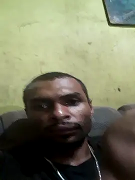 Snapshot of m-a-g-n-a-t-a chatting on 05-06-26, 11:21 m-a-g-n-a-t-a online show from 05-06-26, 11:21