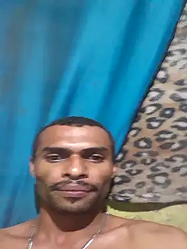 Snapshot of m-a-g-n-a-t-a chatting on 05-13-26, 05:05 m-a-g-n-a-t-a online show from 05-13-26, 05:05