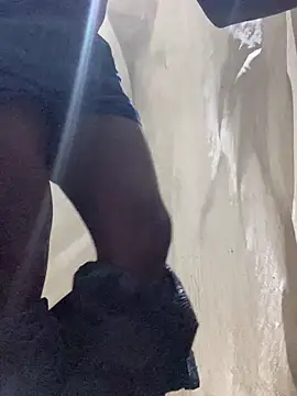 Snapshot of Ndodemnyama@xh chatting on 11-19-25, 03:28 Ndodemnyamaxh online show from 11-19-25, 03:28