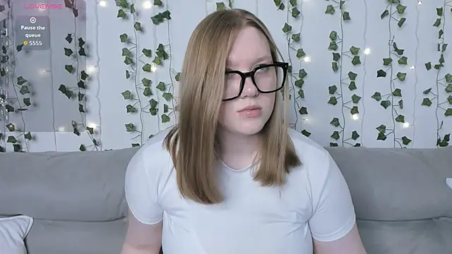 victoria pum  online show from 11-03-25, 02:07