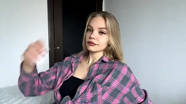 Snapshot of SweetAmelia69 chatting on 11-13-25, 06:01 SweetAmelia69 online show from 11-13-25, 06:01