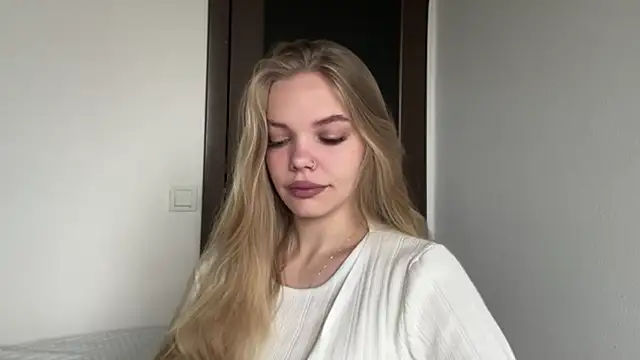 Snapshot of SweetAmelia69 chatting on 11-28-25, 05:43 SweetAmelia69 online show from 11-28-25, 05:43