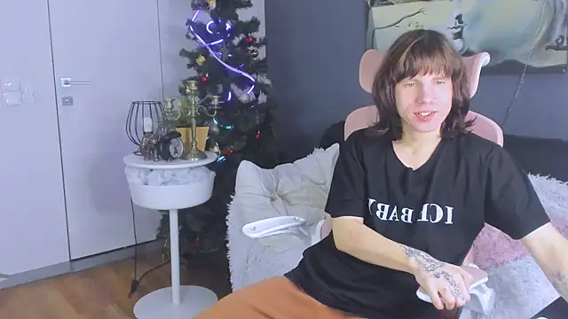 CutieKai  online show from 01-12-26, 10:15