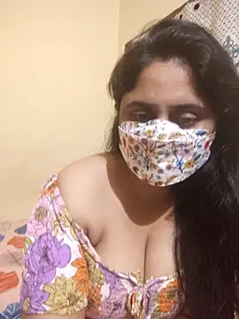 Snapshot of mouni499 chatting on 12-19-25, 03:19 mouni499 online show from 12-19-25, 03:19