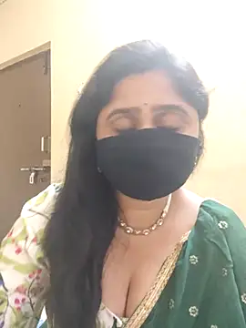 Snapshot of mouni499 chatting on 02-23-26, 02:14 mouni499 online show from 02-23-26, 02:14