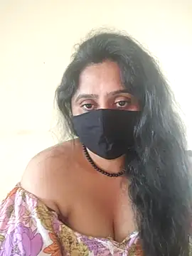 Snapshot of mouni499 chatting on 02-24-26, 10:02 mouni499 online show from 02-24-26, 10:02