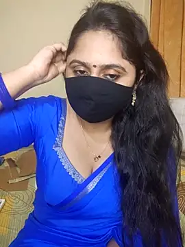 Snapshot of mouni499 chatting on 06-20-26, 01:36 mouni499 online show from 06-20-26, 01:36