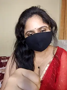 Snapshot of mouni499 chatting on 06-26-26, 04:00 mouni499 online show from 06-26-26, 04:00