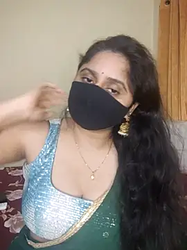 Snapshot of mouni499 chatting on 07-12-26, 03:14 mouni499 online show from 07-12-26, 03:14