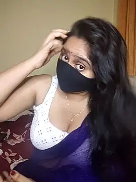 Snapshot of mouni499 chatting on 07-13-26, 05:27 mouni499 online show from 07-13-26, 05:27