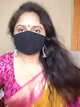 Snapshot of mouni499 chatting on 07-14-26, 12:55 mouni499 online show from 07-14-26, 12:55