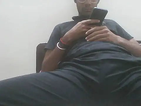 Snapshot of Bull_Dick_69 chatting on 11-15-25, 07:21 Bull Dick 69 online show from 11-15-25, 07:21