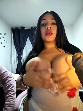 Snapshot of AngelsCouple- chatting on 11-30-25, 07:12 AngelsCouple- online show from 11-30-25, 07:12