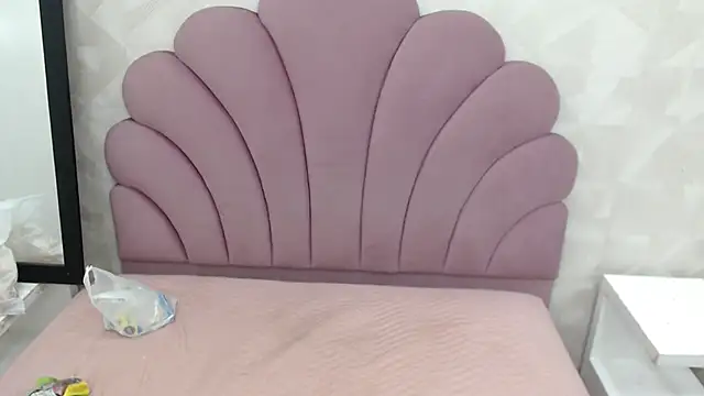 Snapshot of horny_bri_ chatting on 11-29-25, 01:47 horny bri online show from 11-29-25, 01:47