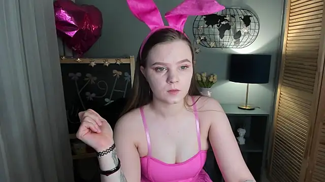 Snapshot of bbybreexx chatting on 11-10-25, 01:26 bbybreexx online show from 11-10-25, 01:26