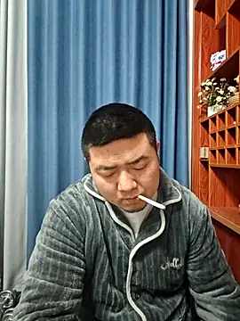 Snapshot of BPTT001 chatting on 12-14-25, 12:10 BPTT001 online show from 12-14-25, 12:10