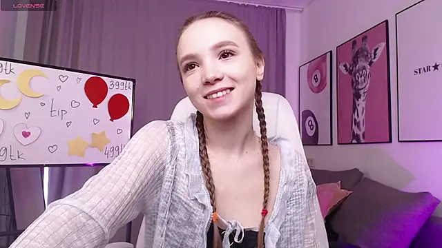 Adria Arjona online show from 01-16-26, 07:34