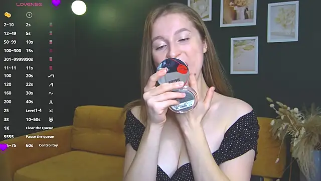 Snapshot of S_Sandra chatting on 11-18-25, 05:23 S Sandra online show from 11-18-25, 05:23