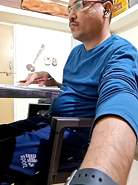 suraj696 online show from 11-11-25, 04:18