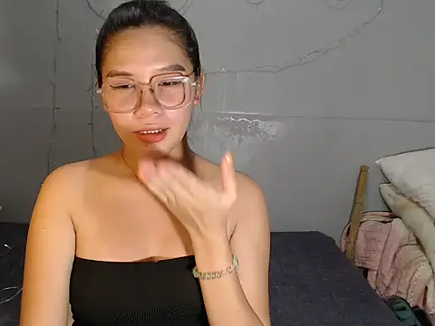 hotsexyreb online show from 12-14-25, 11:04