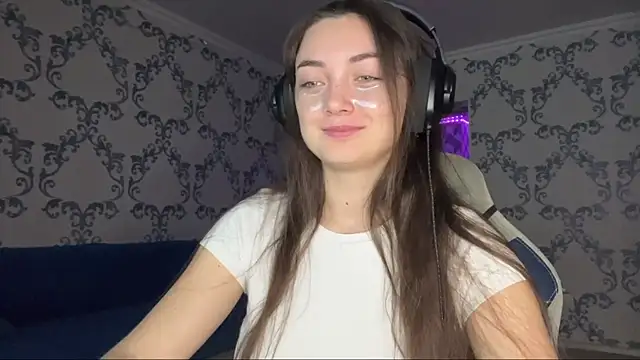 TwotyBright online show from 01-10-26, 06:04