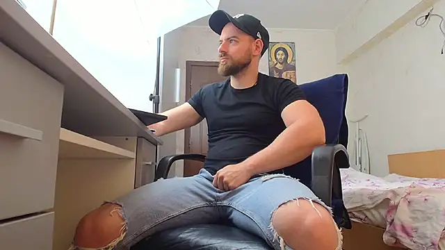 Ryanstone  online show from 05-18-26, 05:02