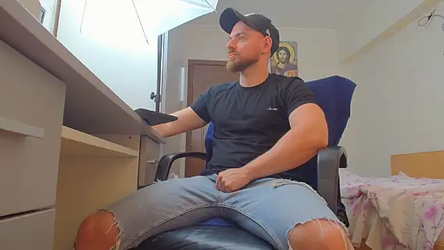 Snapshot of Ryanstone_ chatting on 06-22-26, 06:21 Ryanstone online show from 06-22-26, 06:21