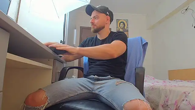 Snapshot of Ryanstone_ chatting on 07-20-26, 06:49 Ryanstone online show from 07-20-26, 06:49