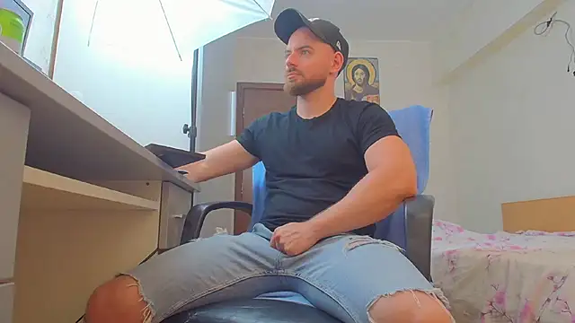 Snapshot of Ryanstone_ chatting on 07-20-26, 11:01 Ryanstone online show from 07-20-26, 11:01