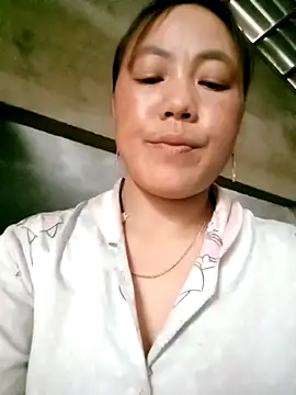 Snapshot of Sara_pusyy chatting on 04-18-26, 05:11 Sara pusyy online show from 04-18-26, 05:11