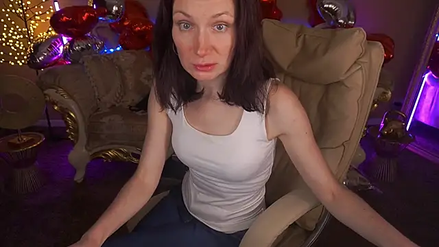 AmiraGoldd online show from 02-16-26, 02:18