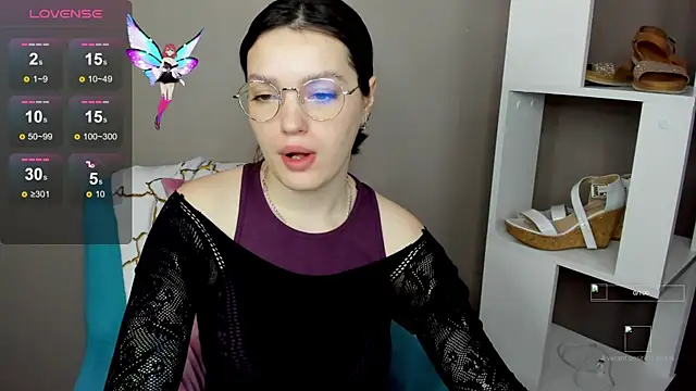 Snapshot of Karina_Kellyy chatting on 11-16-25, 02:50 Karina Kellyy online show from 11-16-25, 02:50