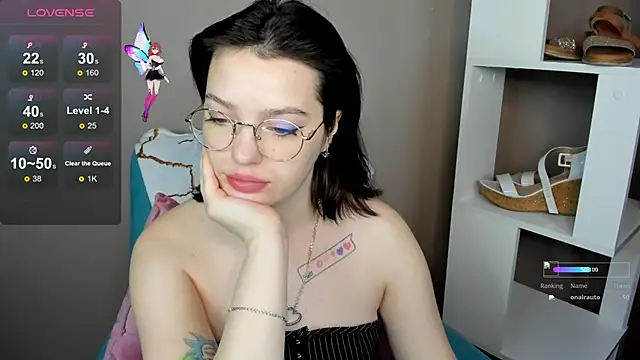 Snapshot of Karina_Kellyy chatting on 11-21-25, 02:21 Karina Kellyy online show from 11-21-25, 02:21