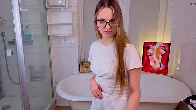 LeenaPuita online show from 01-14-26, 04:56