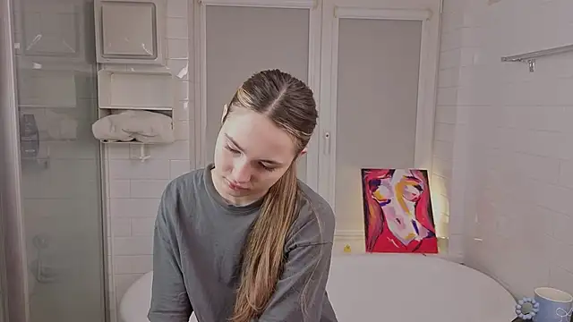 LeenaPuita online show from 02-15-26, 04:25