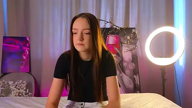 Snapshot of FrancesMason chatting on 02-21-26, 07:42 FrancesMason online show from 02-21-26, 07:42