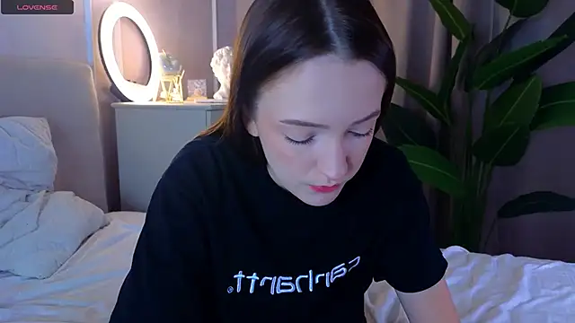 Snapshot of FrancesMason chatting on 02-26-26, 06:34 FrancesMason online show from 02-26-26, 06:34