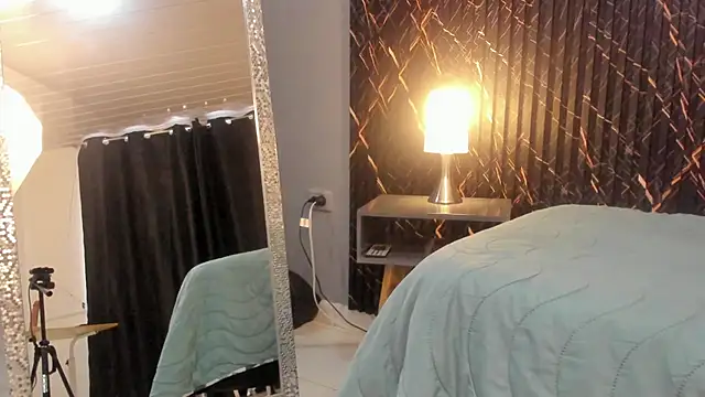 Snapshot of clara_heat chatting on 11-20-25, 07:57 clara heat online show from 11-20-25, 07:57