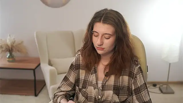 Snapshot of EmmalineNasir chatting on 11-06-25, 09:10 EmmalineNasir online show from 11-06-25, 09:10