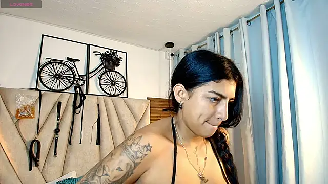 Snapshot of KimberlyFox_t chatting on 04-23-26, 12:51 KimberlyFox t online show from 04-23-26, 12:51