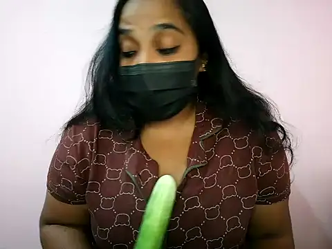 Snapshot of Mathi_cam chatting on 06-18-26, 04:11 Mathi cam online show from 06-18-26, 04:11