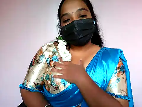 Snapshot of Mathi_cam chatting on 06-19-26, 04:50 Mathi cam online show from 06-19-26, 04:50