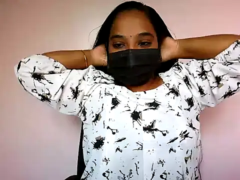 Snapshot of Mathi_cam chatting on 06-23-26, 04:10 Mathi cam online show from 06-23-26, 04:10